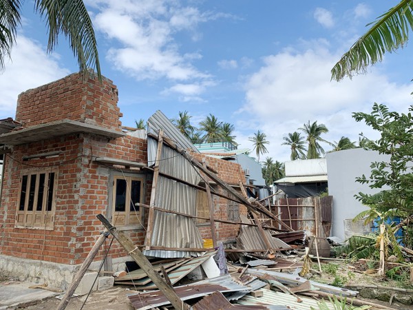 Khắc khoải ước mong dựng lại nhà sau bão dữ Khắc khoải ước mong dựng lại nhà sau bão dữ