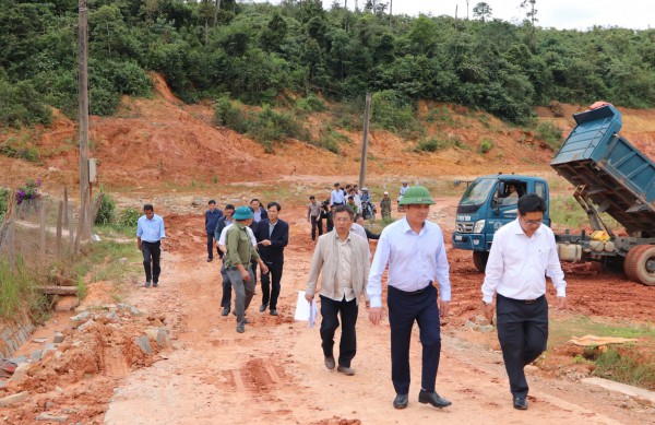 Khắc phục sạt lở đất tại khu tái định cư ở Lâm Đồng, ưu tiên bảo vệ dân Khắc phục sạt lở đất tại khu tái định cư ở Lâm Đồng, ưu tiên bảo vệ dân