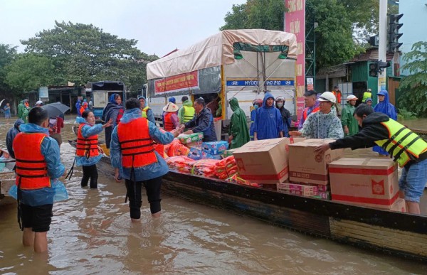 Khắc phục thiệt hại và cứu trợ vùng lũ Quảng Bình, Quảng Trị