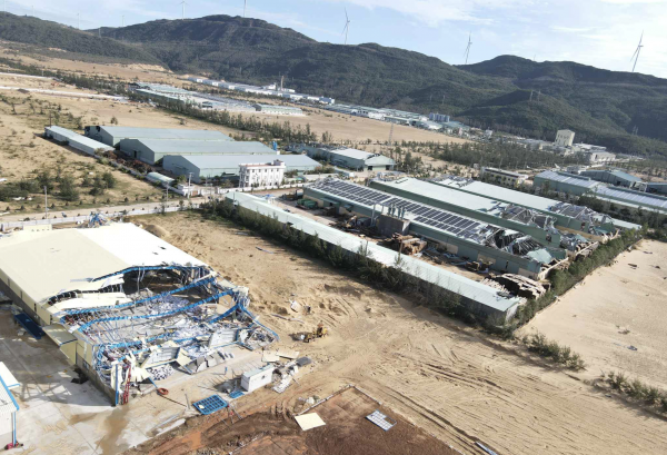 Khẩn trương khôi phục hạ tầng Khu kinh tế Nhơn Hội sau bão Kalmaegi Khẩn trương khôi phục hạ tầng Khu kinh tế Nhơn Hội sau bão Kalmaegi