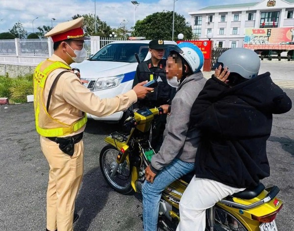 Khánh Hòa: Gần 400 người vi phạm nồng độ cồn trong 9 ngày tết Khánh Hòa: Gần 400 người vi phạm nồng độ cồn trong 9 ngày tết