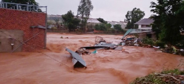 Khánh Hòa, Lâm Đồng lại ngập lụt, sạt lở sau đêm mưa lớn