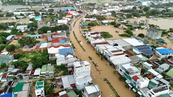Khánh Hòa: Nước sông Cái Phan Rang dâng cao, nhấn chìm nhiều khu dân cư