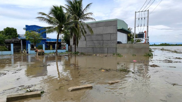Khánh Hòa: Nước sông Cái Phan Rang dâng cao, nhấn chìm nhiều khu dân cư