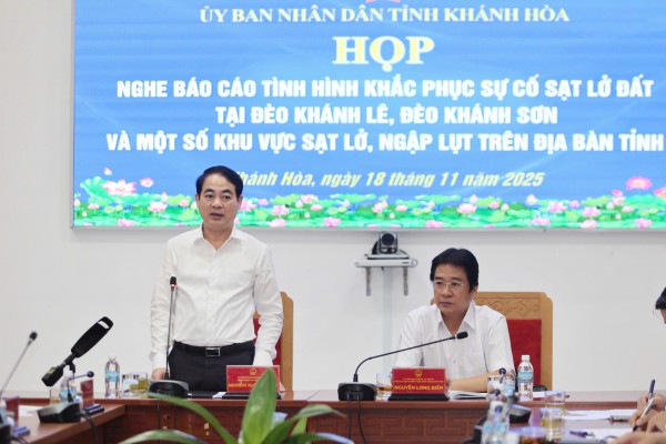 Khánh Hòa sạt lở, ngập lụt khắp nơi, Bí thư Tỉnh ủy triệu tập họp khẩn