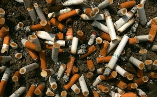 Khoảng 1,6 triệu người tử vong do hút thuốc lá thụ động mỗi năm Khoảng 1,6 triệu người tử vong do hút thuốc lá thụ động mỗi năm