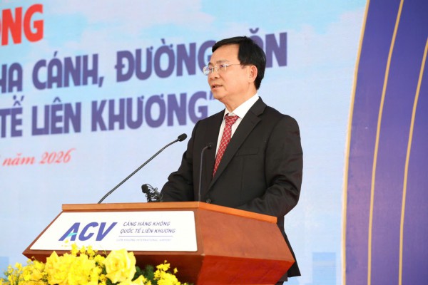 Khởi công sửa chữa đường cất hạ cánh, đường lăn sân bay Liên Khương Khởi công sửa chữa đường cất hạ cánh, đường lăn sân bay Liên Khương