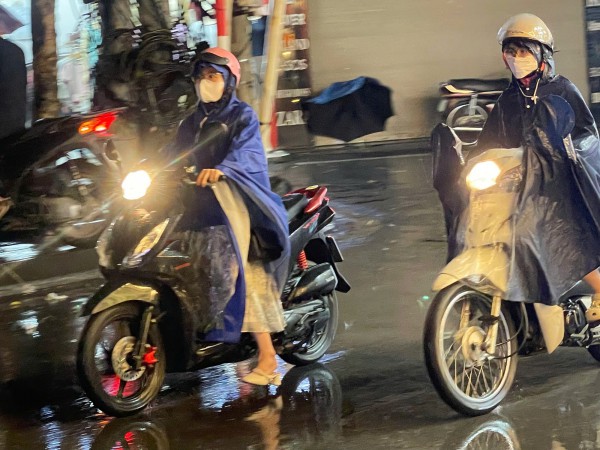 Không khí lạnh gây ra đợt mưa giông trước nghỉ lễ 30.4 - 1.5