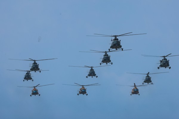 Không quân trực thăng dốc sức luyện tập bay diễu binh 2.9 Không quân trực thăng dốc sức luyện tập bay diễu binh 2.9