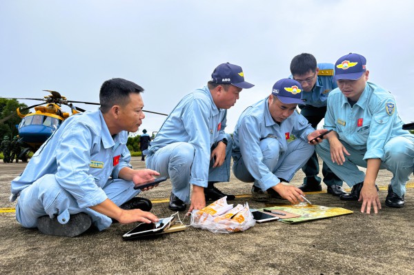 Không quân trực thăng dốc sức luyện tập bay diễu binh 2.9 Không quân trực thăng dốc sức luyện tập bay diễu binh 2.9