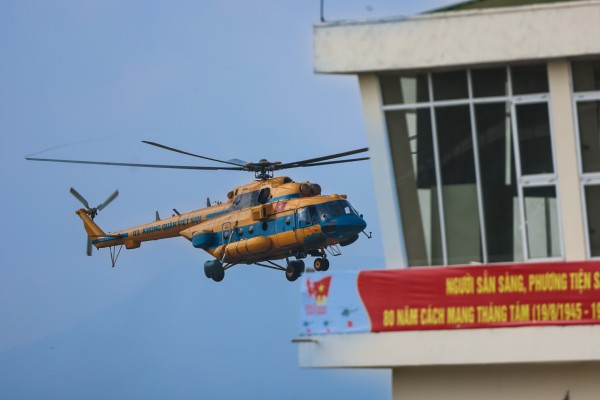 Không quân trực thăng dốc sức luyện tập bay diễu binh 2.9 Không quân trực thăng dốc sức luyện tập bay diễu binh 2.9