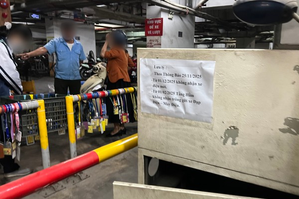 Khu chung cư đông dân nhất Hà Nội không nhận trông xe máy điện Khu chung cư đông dân nhất Hà Nội không nhận trông xe máy điện