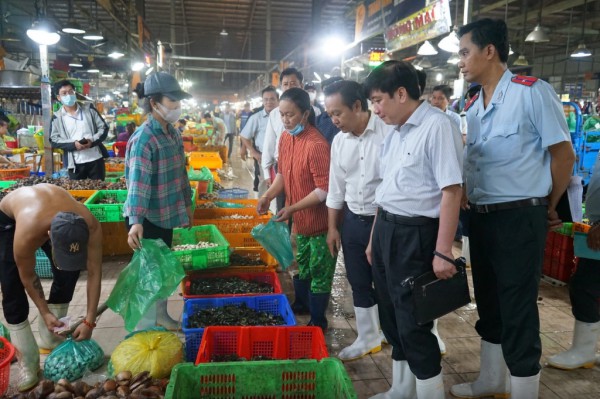 Kiểm tra tận nơi sản xuất để đảm bảo an toàn thực phẩm Kiểm tra tận nơi sản xuất để đảm bảo an toàn thực phẩm