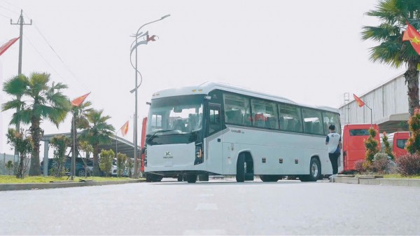 Kim Long Motor xuất khẩu lô xe bus 'made in Vietnam' đầu tiên sang Thái Lan Kim Long Motor xuất khẩu lô xe bus 'made in Vietnam' đầu tiên sang Thái Lan