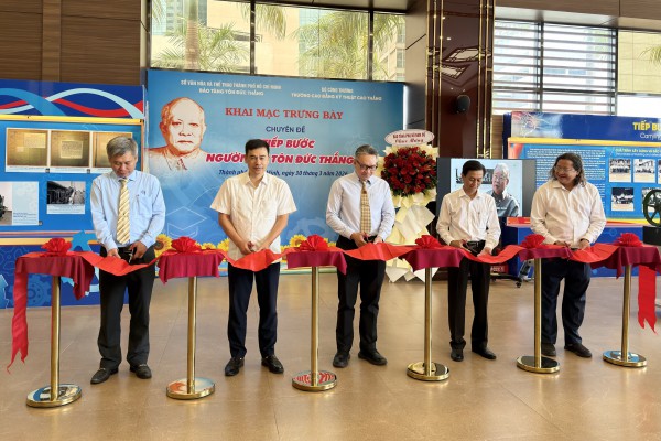 Kỷ vật 'xuyên thế kỷ' của người thợ Ba Son lần đầu trưng bày tại TP.HCM