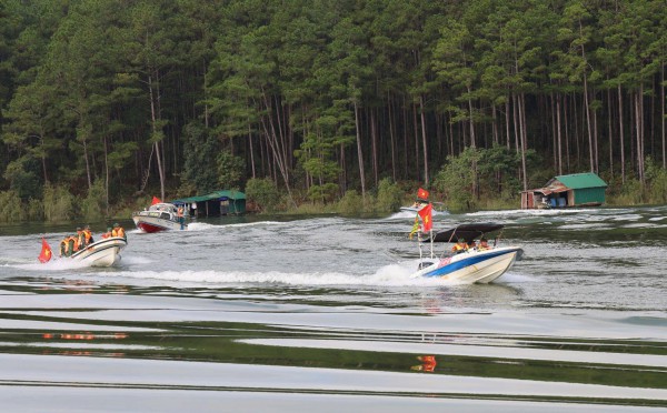 Lâm Đồng: 500 người tham gia diễn tập phòng thủ dân sự tại hồ Tuyền Lâm Lâm Đồng: 500 người tham gia diễn tập phòng thủ dân sự tại hồ Tuyền Lâm
