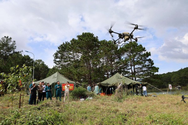 Lâm Đồng: 500 người tham gia diễn tập phòng thủ dân sự tại hồ Tuyền Lâm Lâm Đồng: 500 người tham gia diễn tập phòng thủ dân sự tại hồ Tuyền Lâm