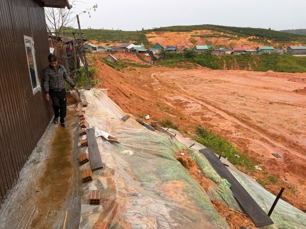 Lâm Đồng: Cận cảnh sạt lở khu tái định cư