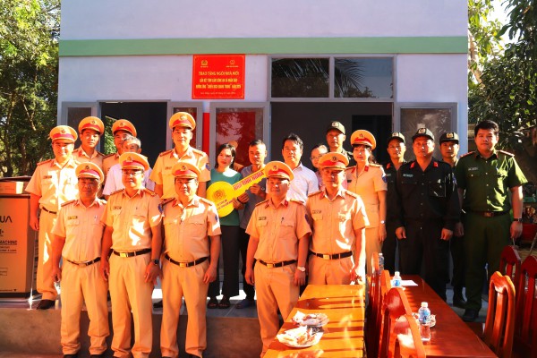 Lâm Đồng: Hoàn tất bàn giao nhà 'chiến dịch Quang Trung' cho dân vùng lũ ven sông Cái