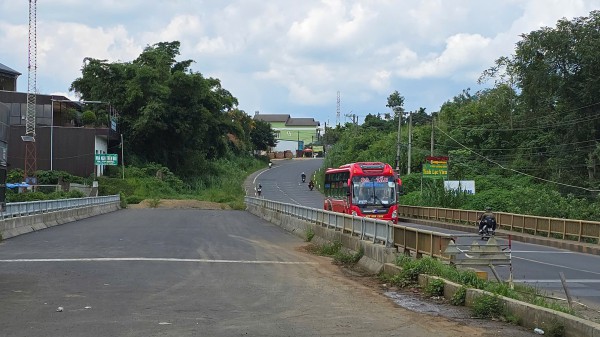 Lâm Đồng: Nhiều dự án trọng điểm chậm tiến độ do vướng giải phóng mặt bằng Lâm Đồng: Nhiều dự án trọng điểm chậm tiến độ do vướng giải phóng mặt bằng