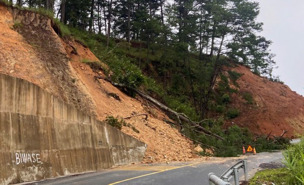 Lâm Đồng: Sạt lở đèo D'Ran trên QL20, cấm lưu thông 2 chiều Lâm Đồng: Sạt lở đèo D'Ran trên QL20, cấm lưu thông 2 chiều