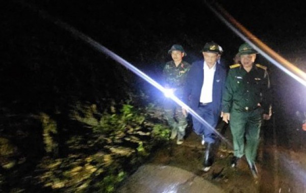 Lâm Đồng di dời khẩn cấp gần 100 hộ dân trước nguy cơ vỡ đập hồ Cay An Lâm Đồng di dời khẩn cấp gần 100 hộ dân trước nguy cơ vỡ đập hồ Cay An