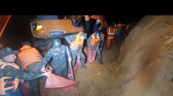 Lâm Đồng di dời khẩn cấp gần 100 hộ dân trước nguy cơ vỡ đập hồ Cay An Lâm Đồng di dời khẩn cấp gần 100 hộ dân trước nguy cơ vỡ đập hồ Cay An