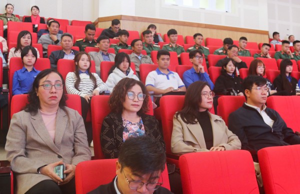 Lâm Đồng tập huấn kỹ năng đối ngoại cho lãnh đạo các sở, ngành và địa phương Lâm Đồng tập huấn kỹ năng đối ngoại cho lãnh đạo các sở, ngành và địa phương