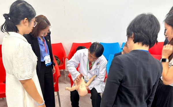 Làm rõ nguyên nhân trẻ 3 tuổi tử vong sau sặc thức ăn ở lớp mẫu giáo Làm rõ nguyên nhân trẻ 3 tuổi tử vong sau sặc thức ăn ở lớp mẫu giáo