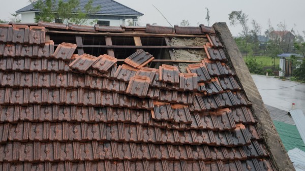 Làng biển ở Hà Tĩnh tan hoang sau bão số 5