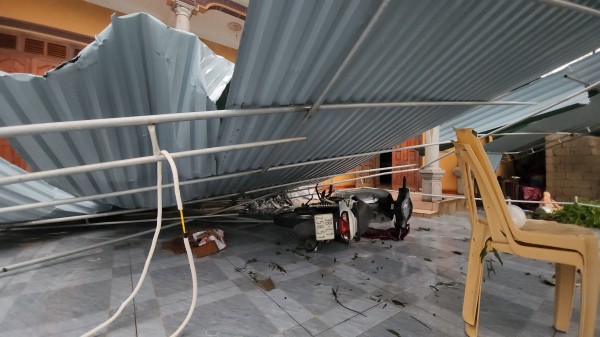 Làng biển ở Hà Tĩnh tan hoang sau bão số 5