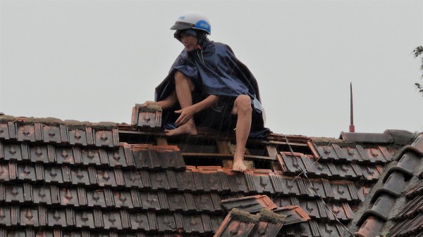 Làng biển ở Hà Tĩnh tan hoang sau bão số 5