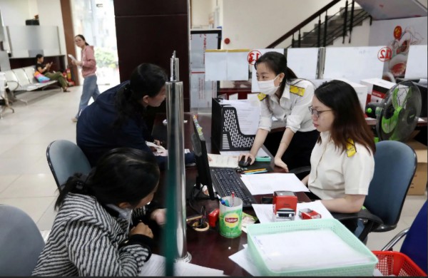 Lăng kính bạn đọc: Chăm sóc người nộp thuế Lăng kính bạn đọc: Chăm sóc người nộp thuế