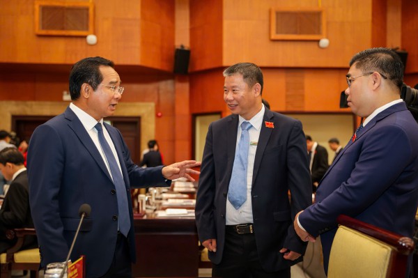 Lãnh đạo Quốc hội, Thành ủy TP.HCM dự kỳ họp HĐND TP.HCM đầu tiên Lãnh đạo Quốc hội, Thành ủy TP.HCM dự kỳ họp HĐND TP.HCM đầu tiên