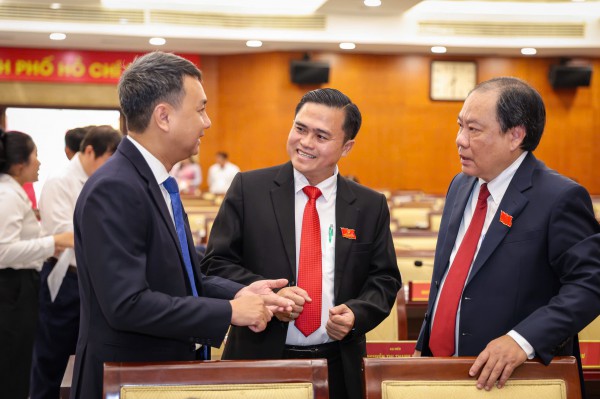 Lãnh đạo Quốc hội, Thành ủy TP.HCM dự kỳ họp HĐND TP.HCM đầu tiên Lãnh đạo Quốc hội, Thành ủy TP.HCM dự kỳ họp HĐND TP.HCM đầu tiên