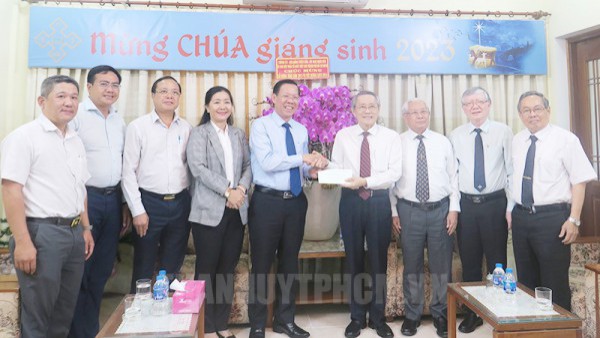 Lãnh đạo TP.HCM thăm, chúc mừng Giáng sinh 2023