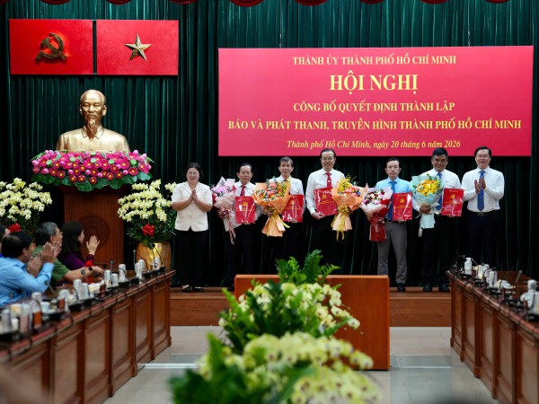 Lãnh đạo Thành ủy TP.HCM: Đằng sau mỗi măng-sét là tâm huyết, thanh xuân người làm báo