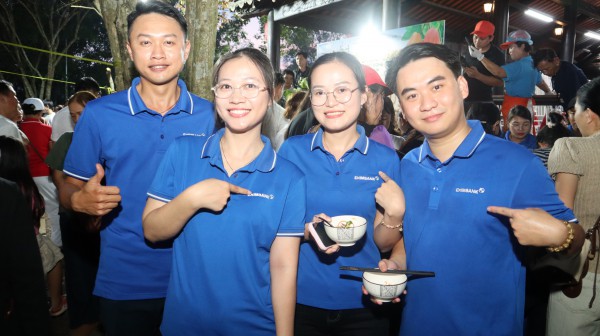 Lễ hội quả điều vàng Đồng Nai: Trăm món ăn từ điều miễn phí