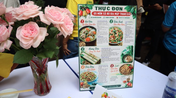 Lễ hội quả điều vàng Đồng Nai: Trăm món ăn từ điều miễn phí