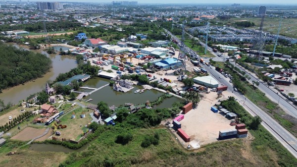 Loạt bãi xe trái phép đường Võ Chí Công: Không lẽ bó tay?