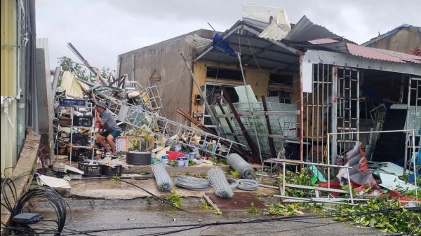 Lốc xoáy ở Ninh Bình, 6 người chết, 7 người bị thương Lốc xoáy ở Ninh Bình, 6 người chết, 7 người bị thương