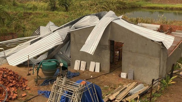 Lốc xoáy tại Gia Lai chiều 15.4, hơn 10 nhà bị tốc mái