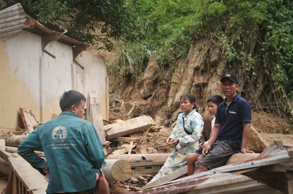 Lũ ở Nghệ An: 'Trắng tay hết rồi' Lũ ở Nghệ An: 'Trắng tay hết rồi'