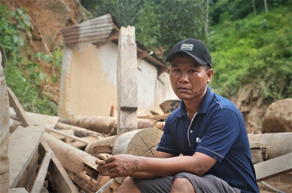 Lũ ở Nghệ An: 'Trắng tay hết rồi' Lũ ở Nghệ An: 'Trắng tay hết rồi'