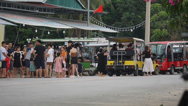 'Luật ngầm' ở các khu du lịch biển: Yêu cầu xử lý dứt điểm