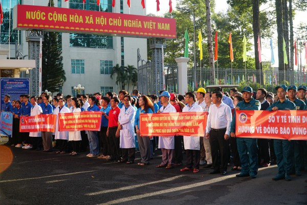 Lực lượng bác sĩ, đoàn viên của Đồng Nai xuất quân hỗ trợ Phú Yên cũ