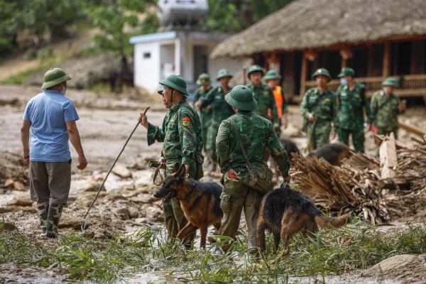 'Lực lượng' đặc biệt tham gia tìm kiếm nạn nhân ở Làng Nủ