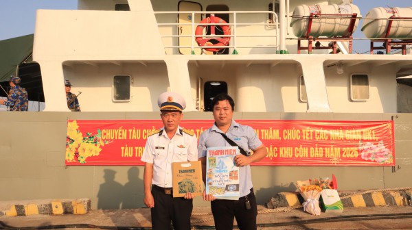 Mang xuân đến nhà giàn DK1 và thềm lục địa phía nam Tổ quốc