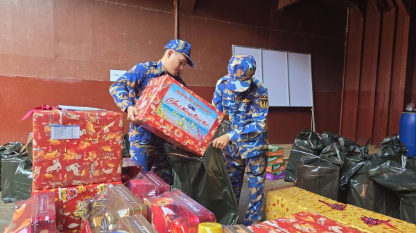 Mang xuân đến nhà giàn DK1 và thềm lục địa phía nam Tổ quốc