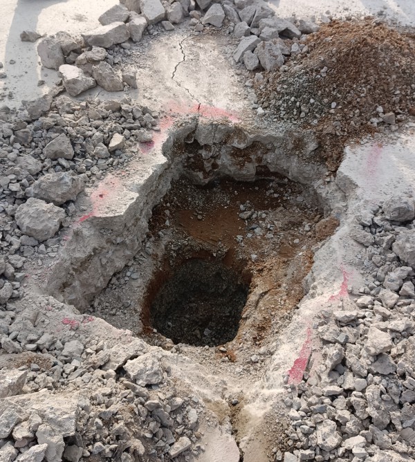 Mặt đập chính hồ chứa Sông Than ở Khánh Hòa xuất hiện vết nứt Mặt đập chính hồ chứa Sông Than ở Khánh Hòa xuất hiện vết nứt